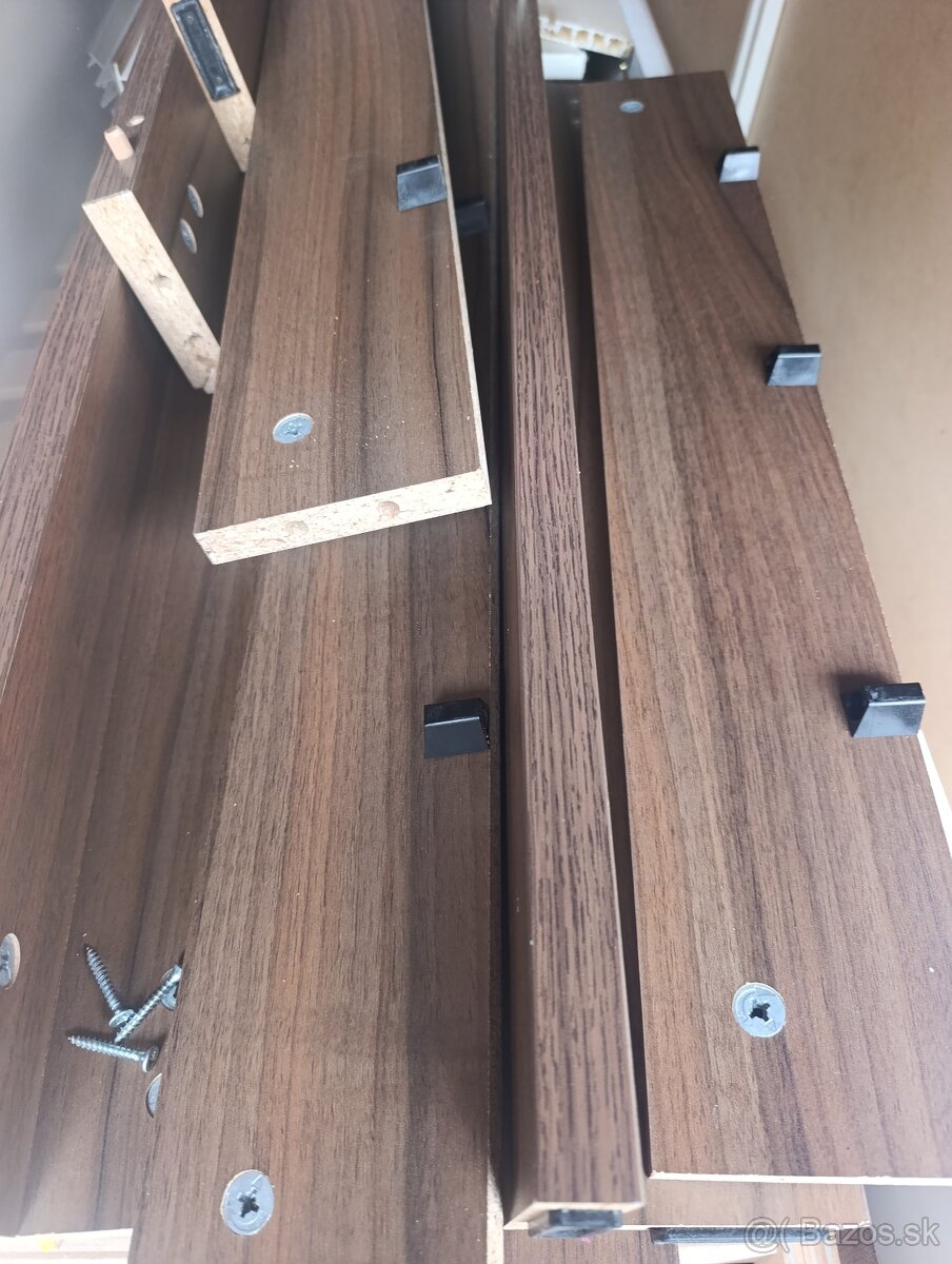 Jedálenský stôl - 2