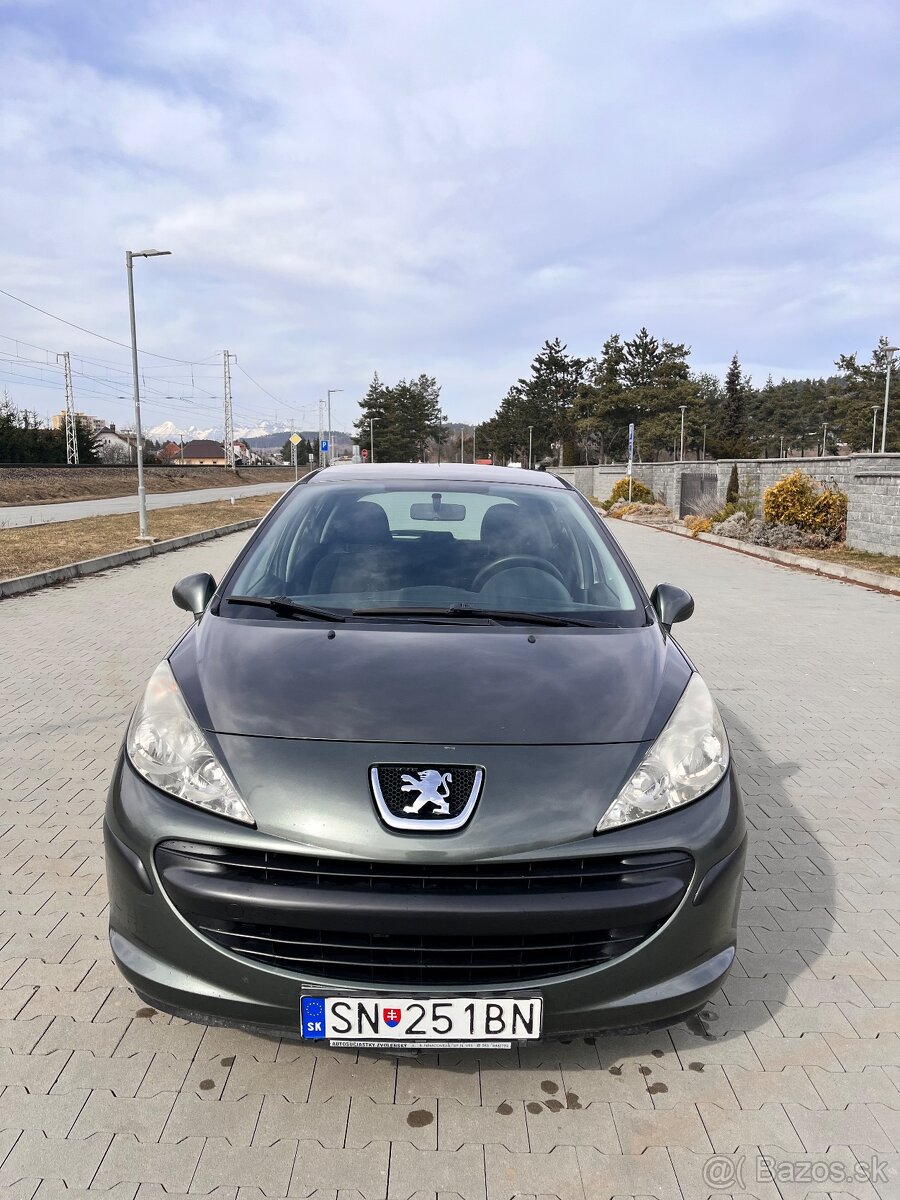 Peugeot 207 1.4 benzín - 2