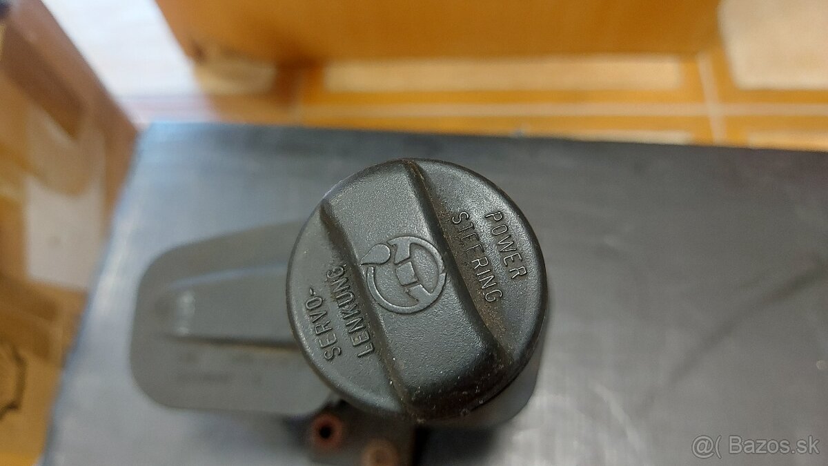 Nádoba na servo VW - 2