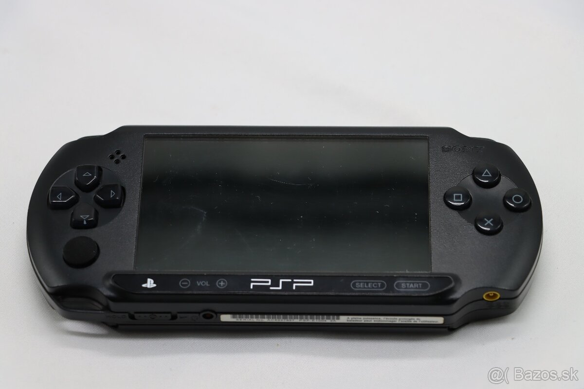 PSP E1004 Street + nabíjačka + 2GB karta + 4 hry - 2