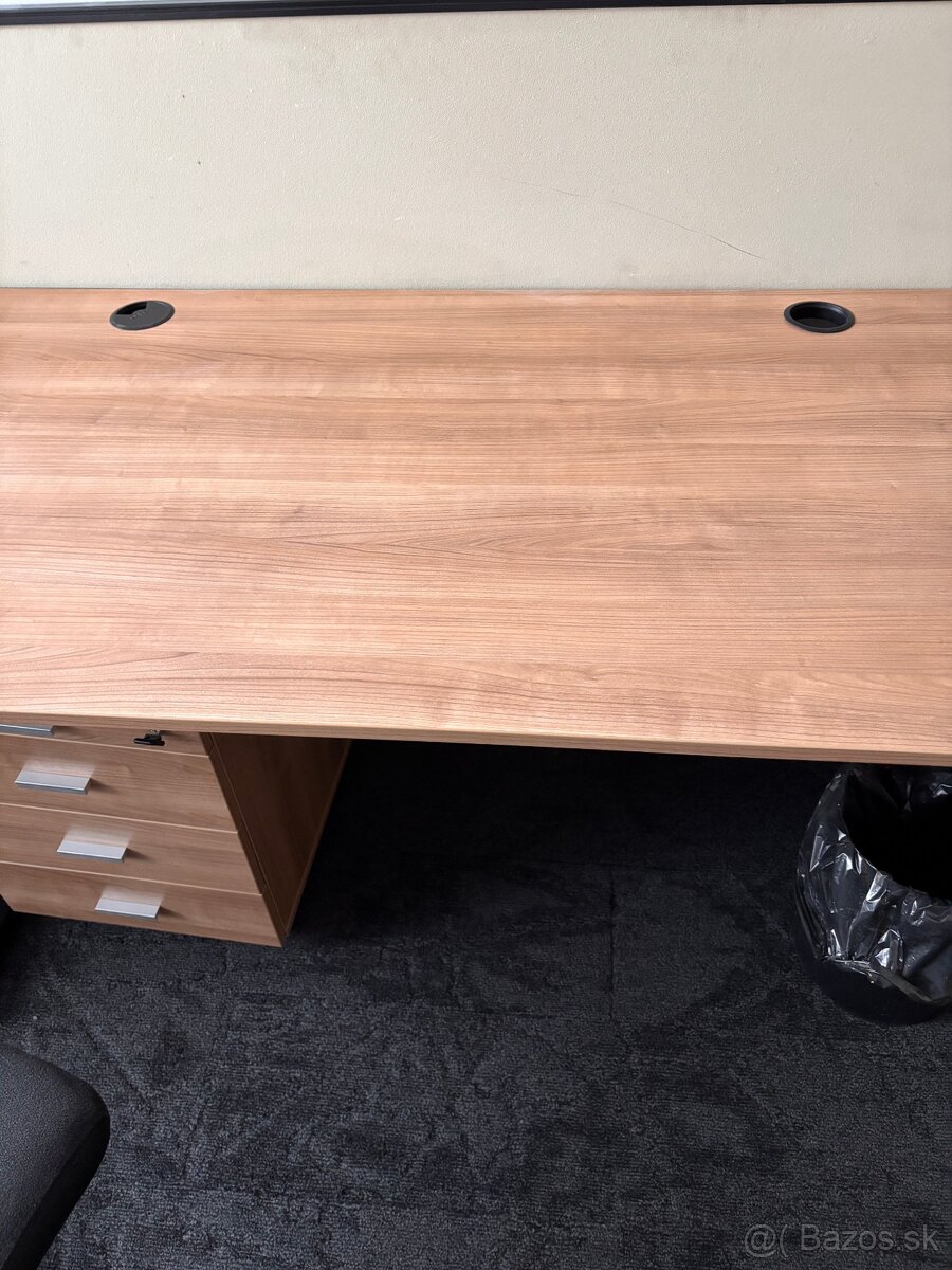 Kancelársky stôl - 2