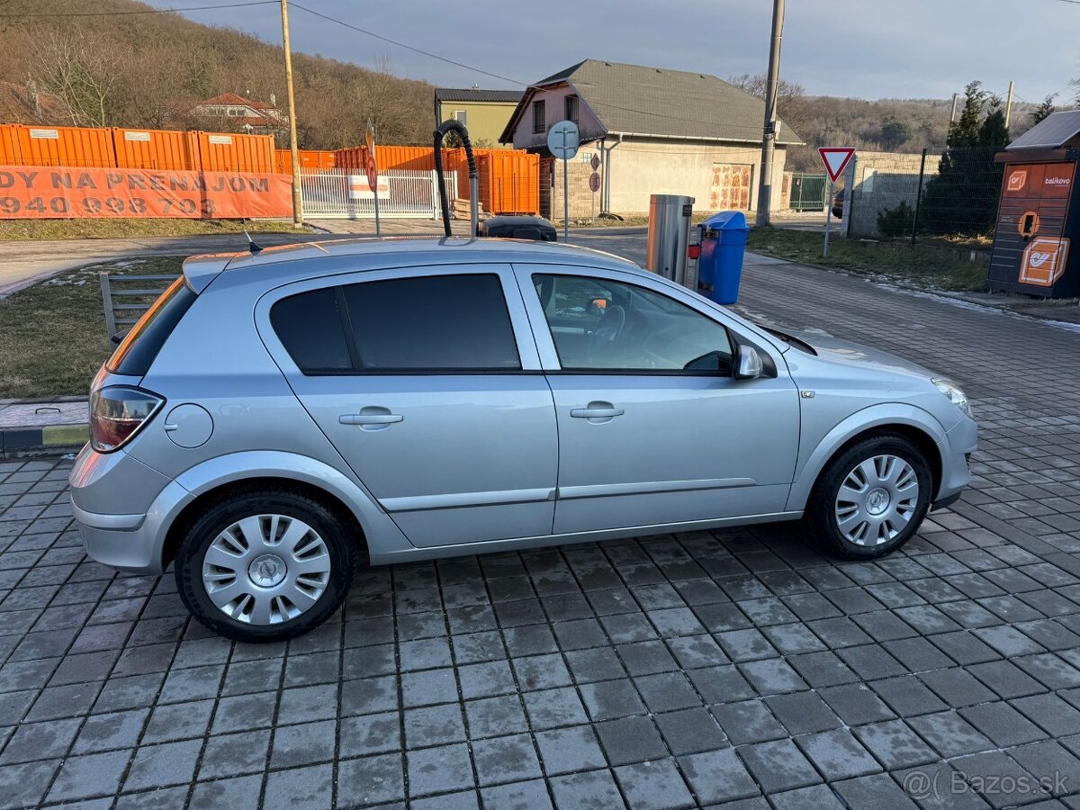 Opel Astra H 1.4 (2007) - 2