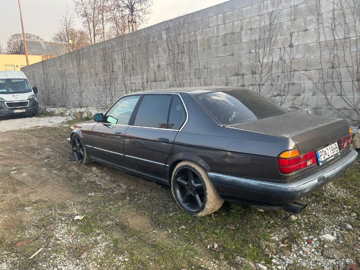 BMW e32 750iL 220 Kw - 2