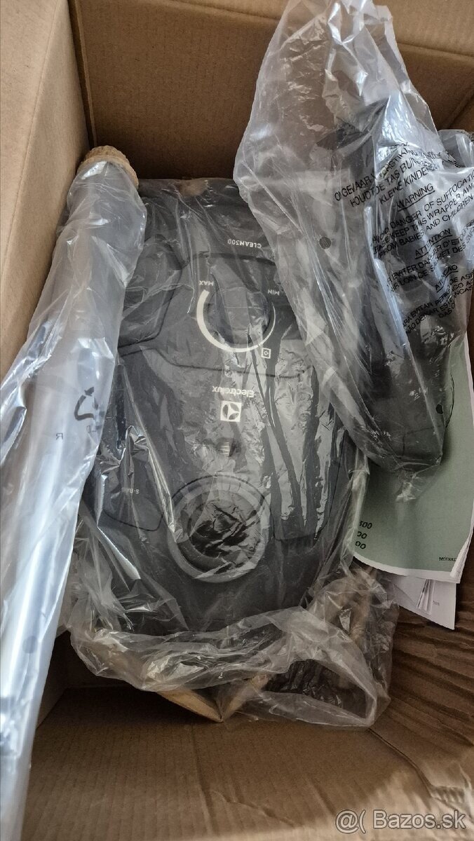vysávač Electrolux 300 Clean EB31C1DB modrý - 2