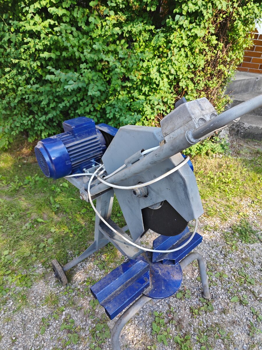 Rozbrusovacka a rezacka dlažby - 2