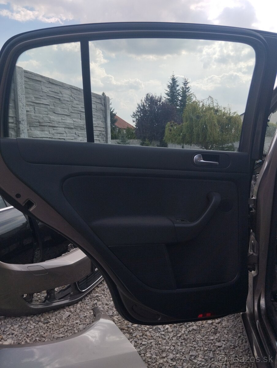 VW Golf VI PLUS- Ľavé zadné dvere -LA8X - 2
