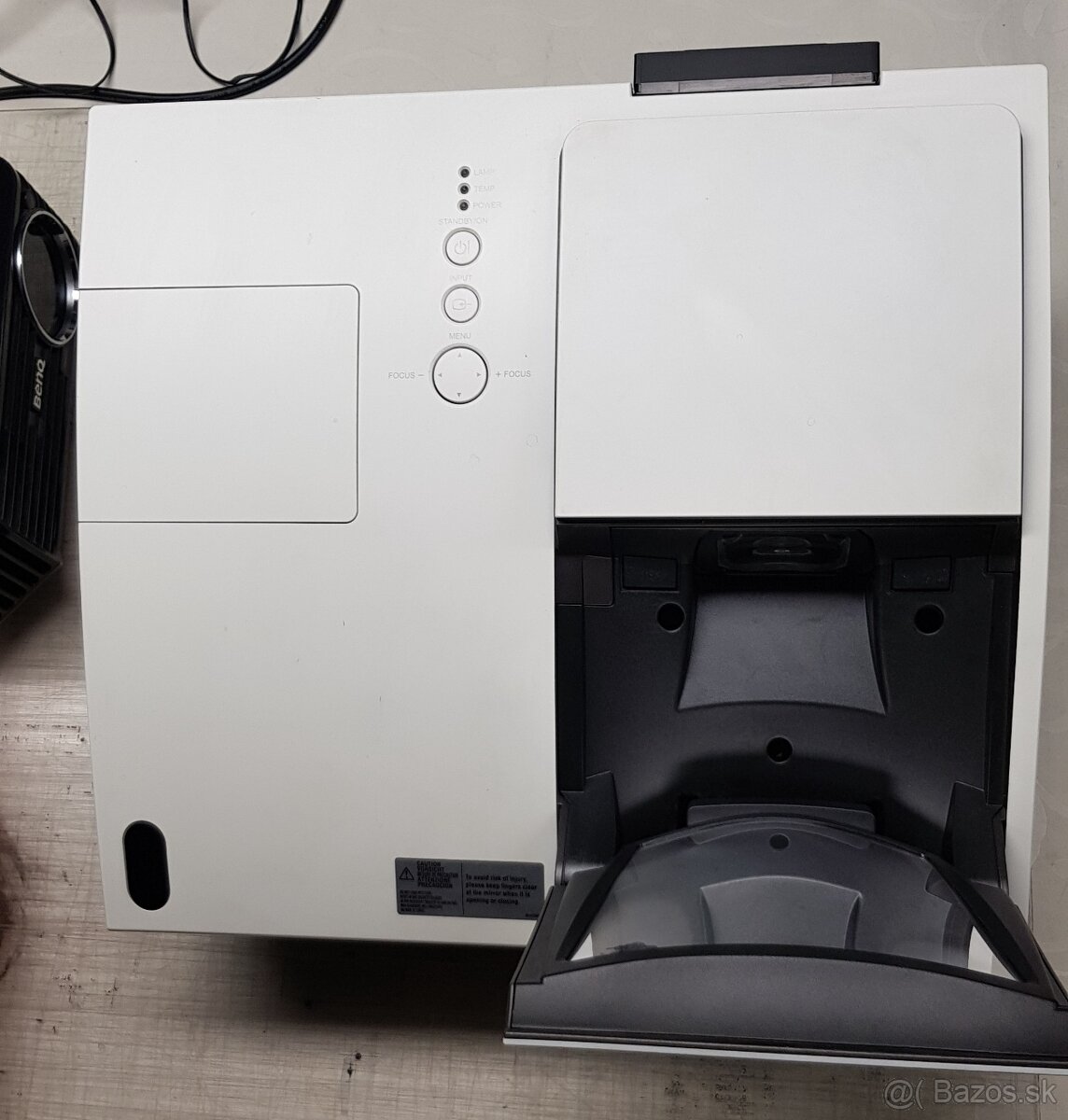 Predam projektor Hitachi ED-A101 - 2