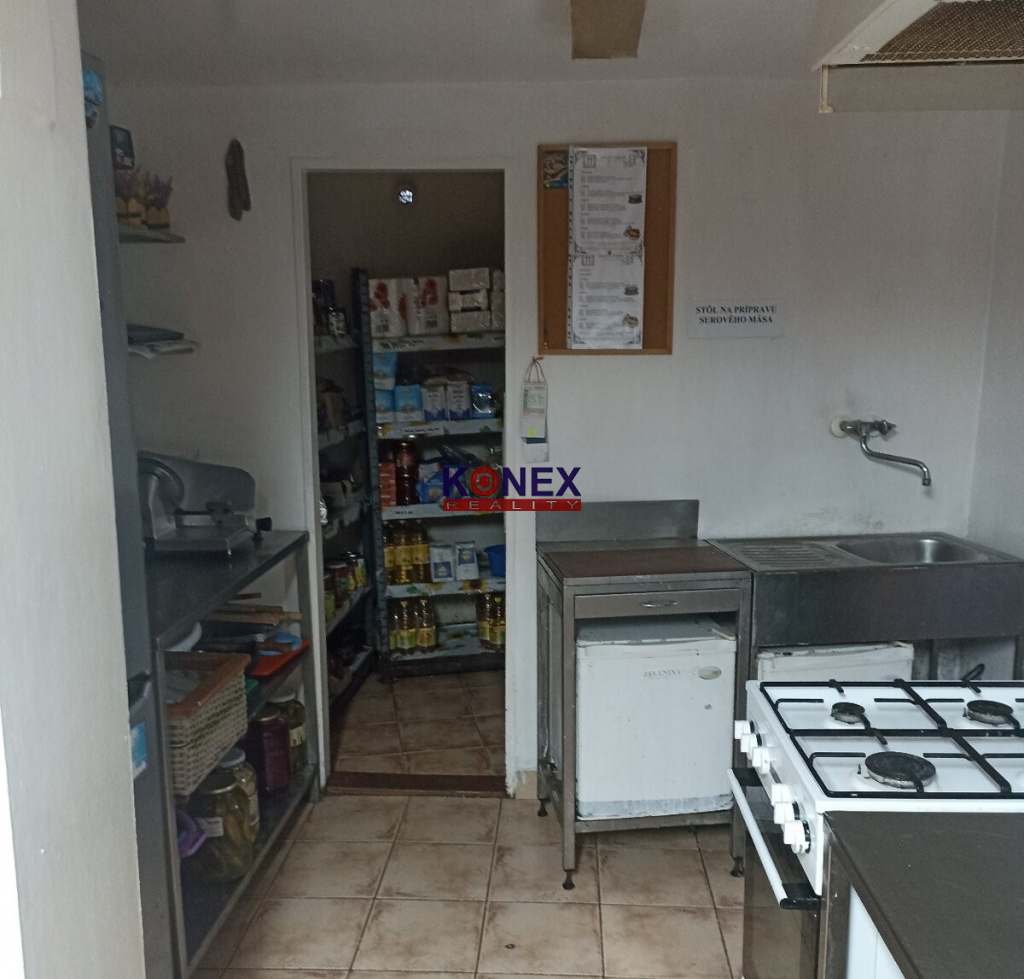 Obchodné priestory pri železničnej stanici v Trebišove - 2