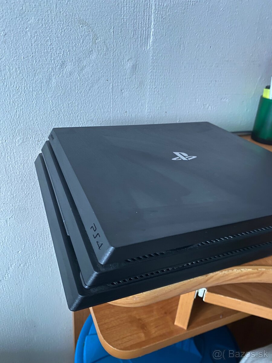 Playstation 4 Pro - 2