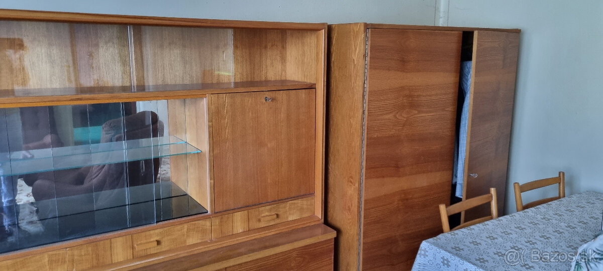 Nábytok staromodny - 2