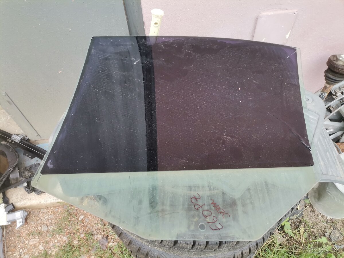 Zadné pravé okno e60 - 2