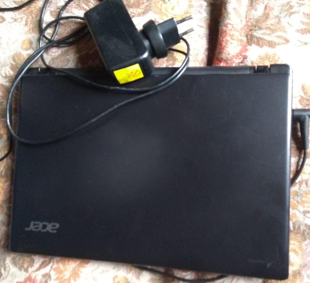Acer TravelMate B113 - 2