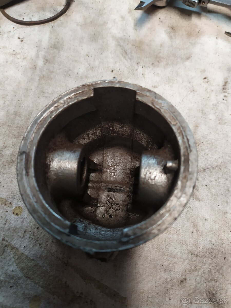 Predám odliatok piesta Tatra - 2