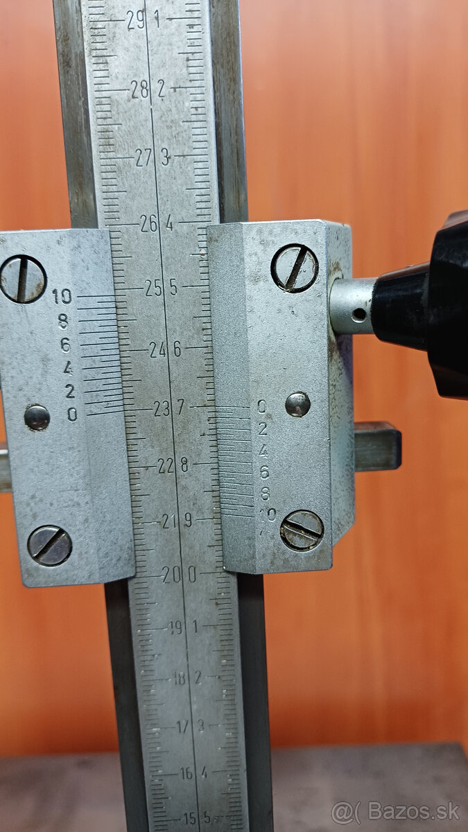 Liatinová primerná doska a výškomer - 2