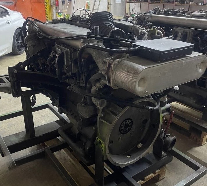 Prodam motor MAN D2676LOH24 - 2