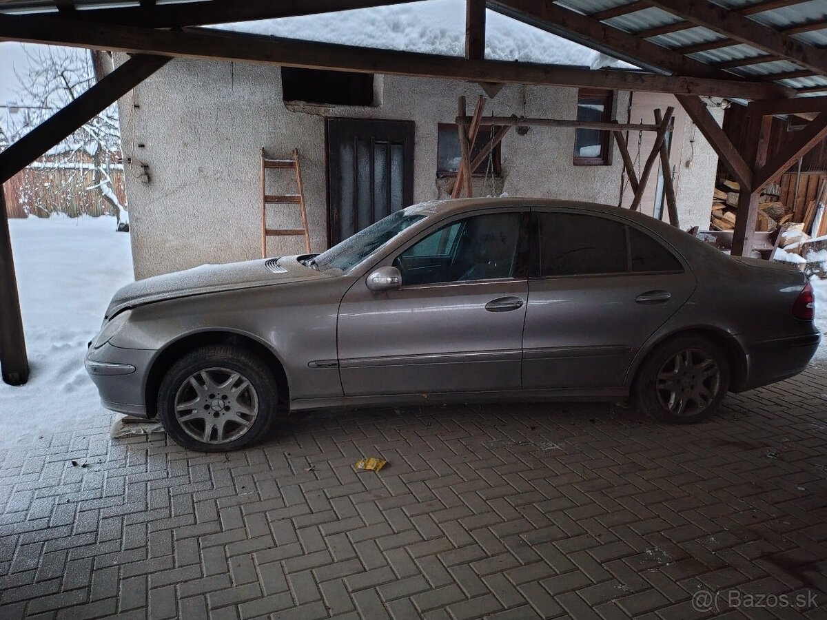 Mercedes benz w211 e320 - 2