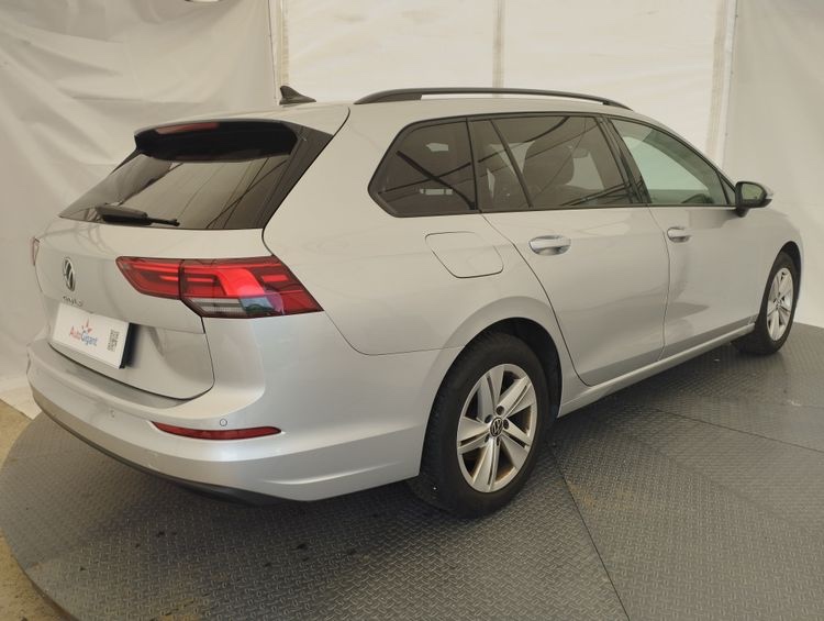 VW Golf Variant 1,0 TSI Life - rok 2022 - 2