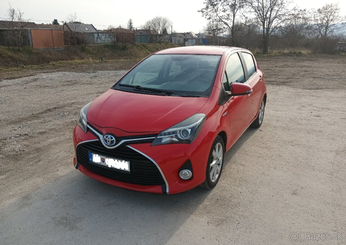 Predám Toyota Yaris hybrid - 2