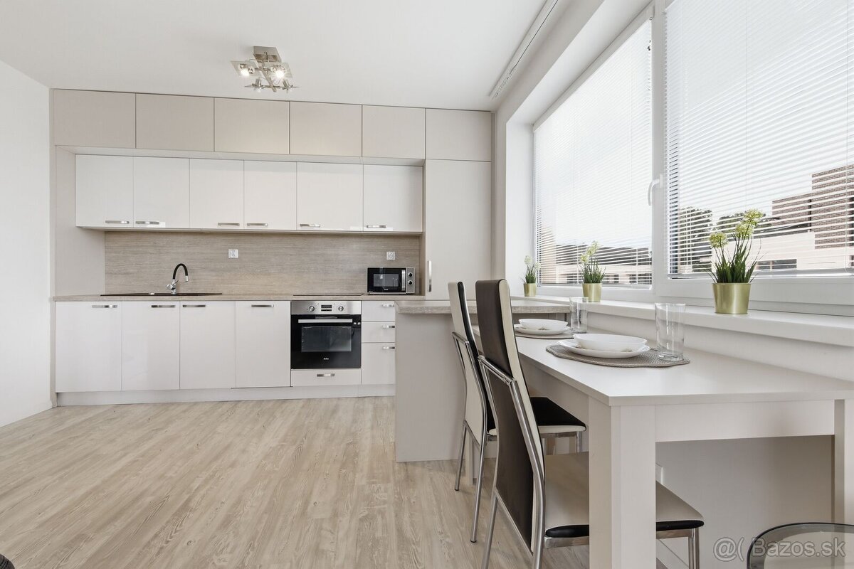 Prenájom, 2.izbový byt s veľkým balkónom v Hamuliakove – foto 2