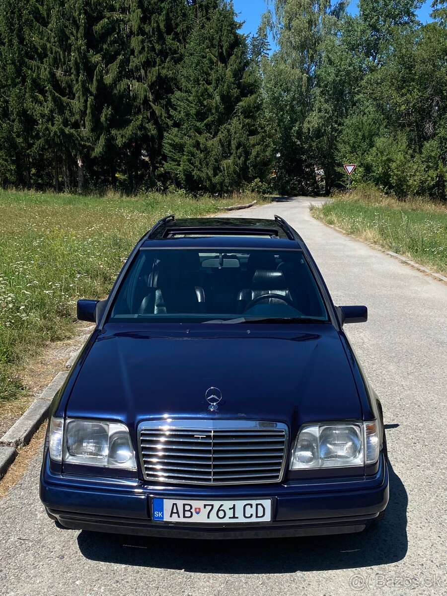 mercedes w123 e220T sportline - 2