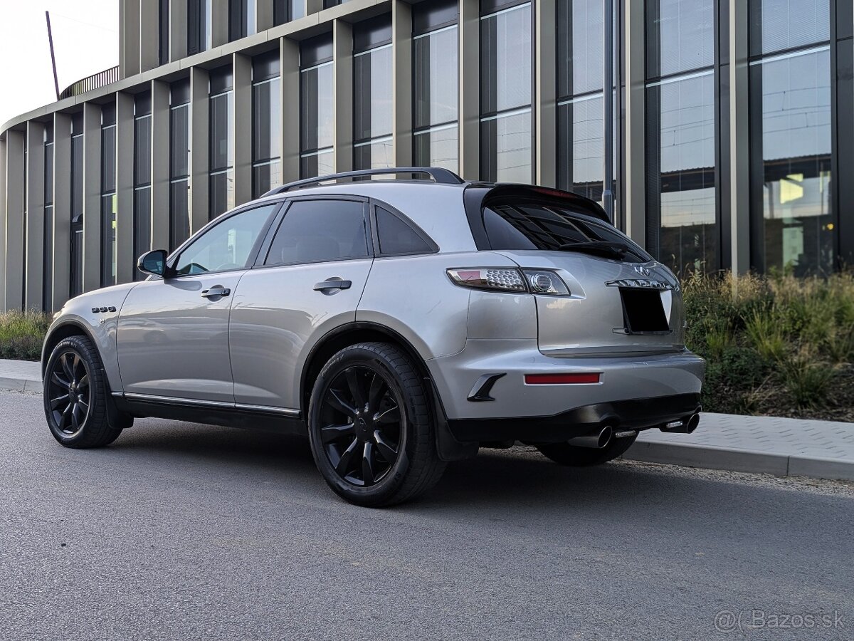 SUV Infiniti / 314 koní, automat, V8 / - 2