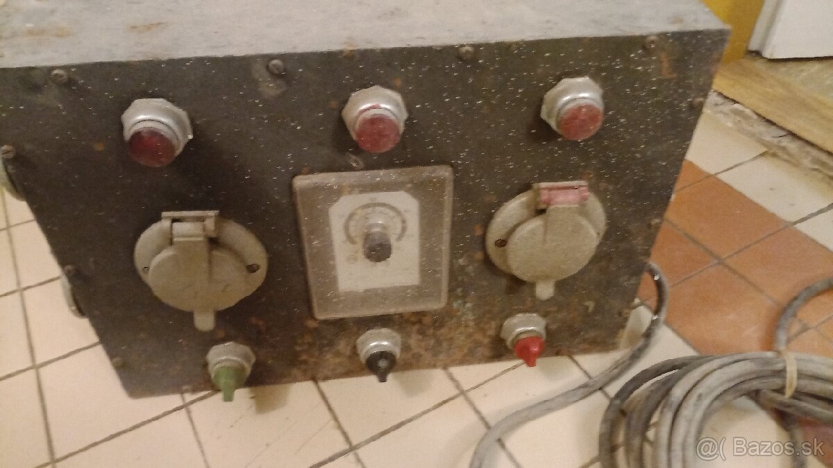 Starý regulátor napätia + elekteomotory - 2