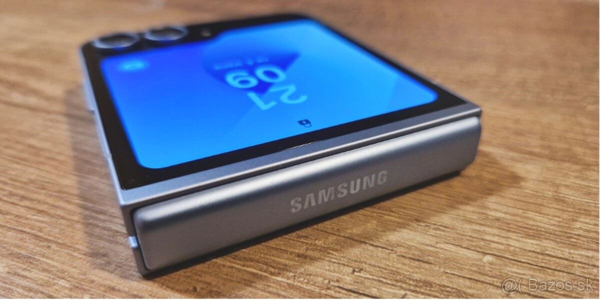Samsung galaxy Flip 6 - 2