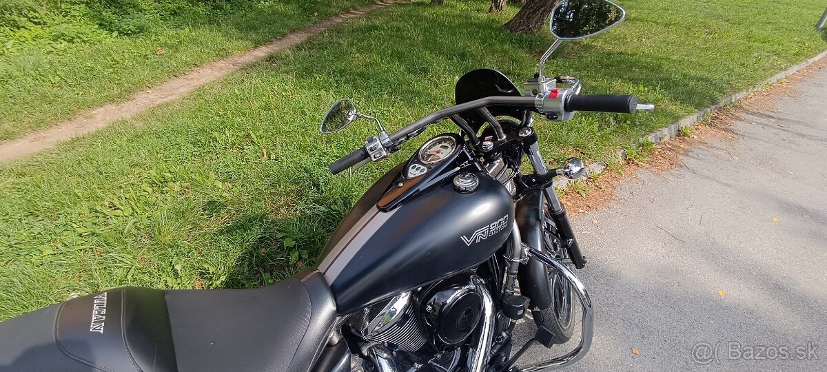 Kawasaki VN900 Custom - 2