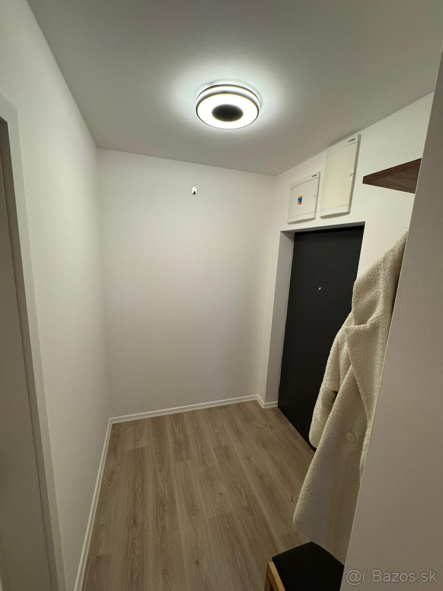 Prenajmem 1-izbový byt v Dúbravke - 2