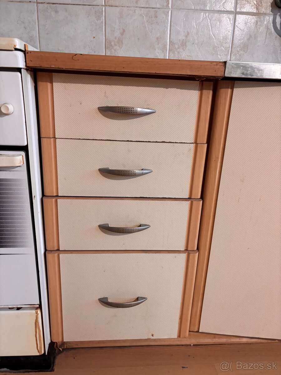 Kuchynská linka s drezom - 2