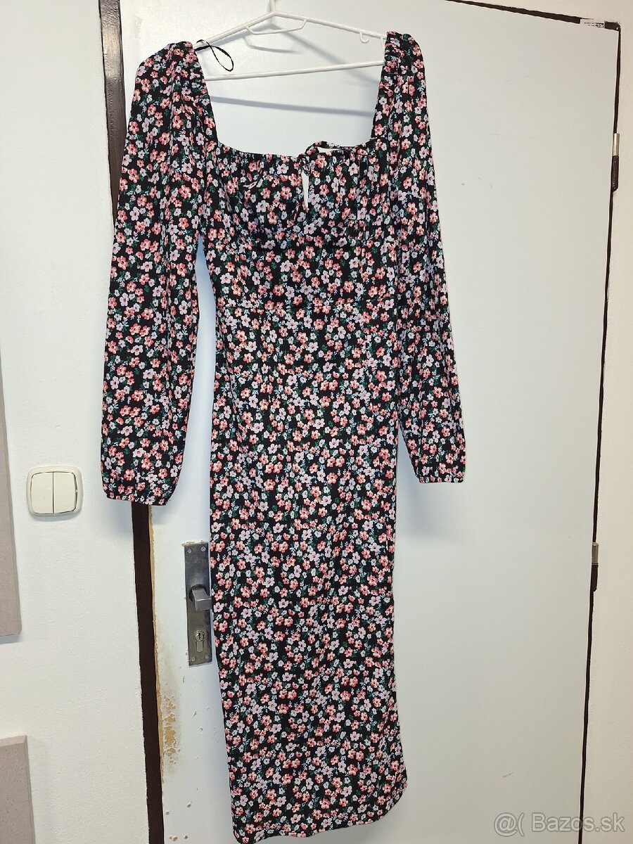 Midi kvetované šaty - 2