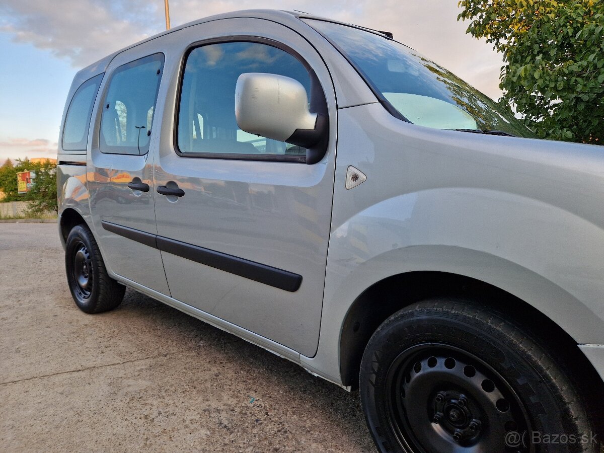 Renault Kangoo 1.6 benzín 64kw -rok 2010 - 2