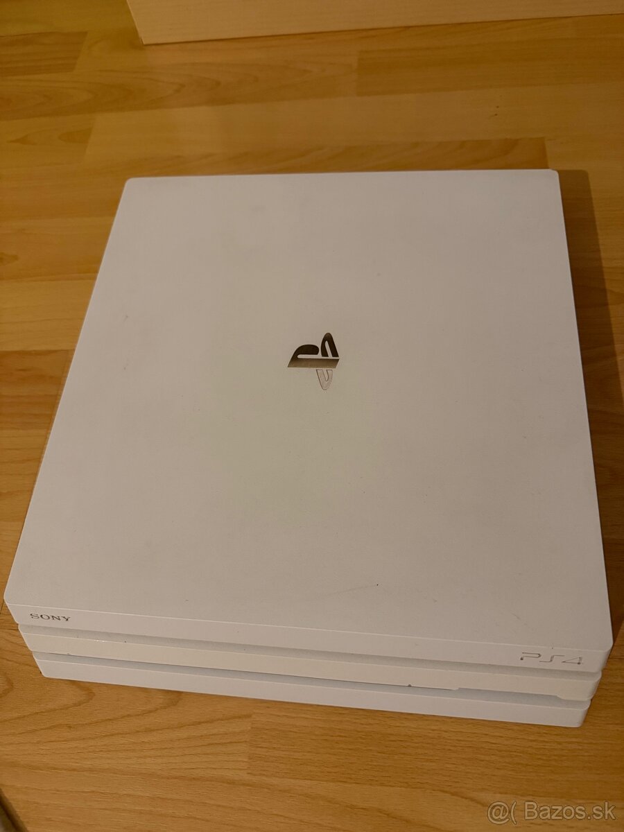 Playstation 4 pro 1TB + 2 ovládače + hry - 2