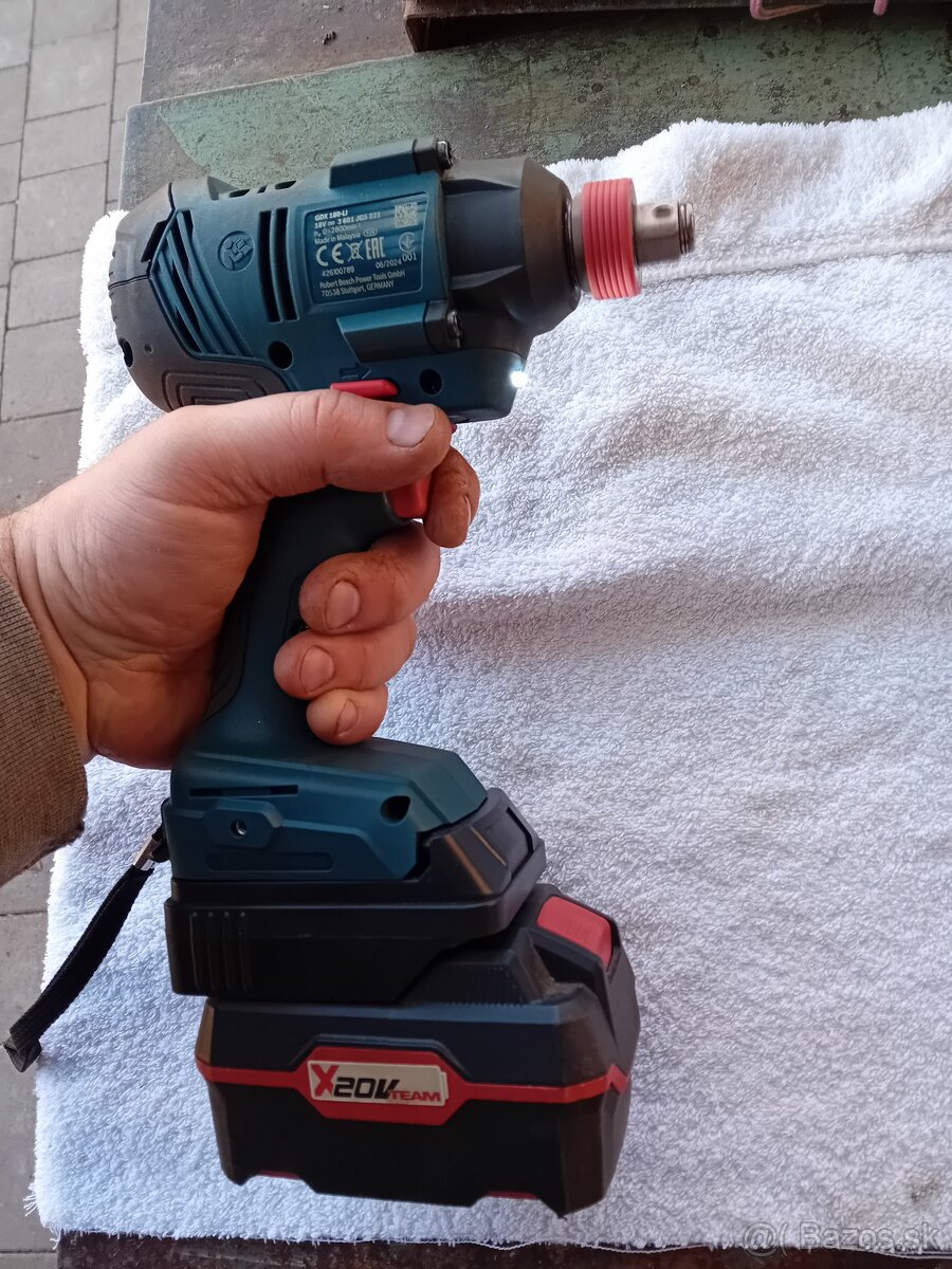 Bosch ,aku ,uťahovak - 2