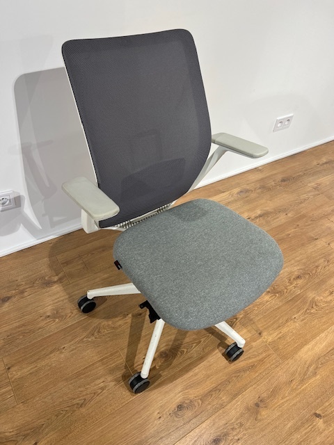Kancelárska stolička - 2