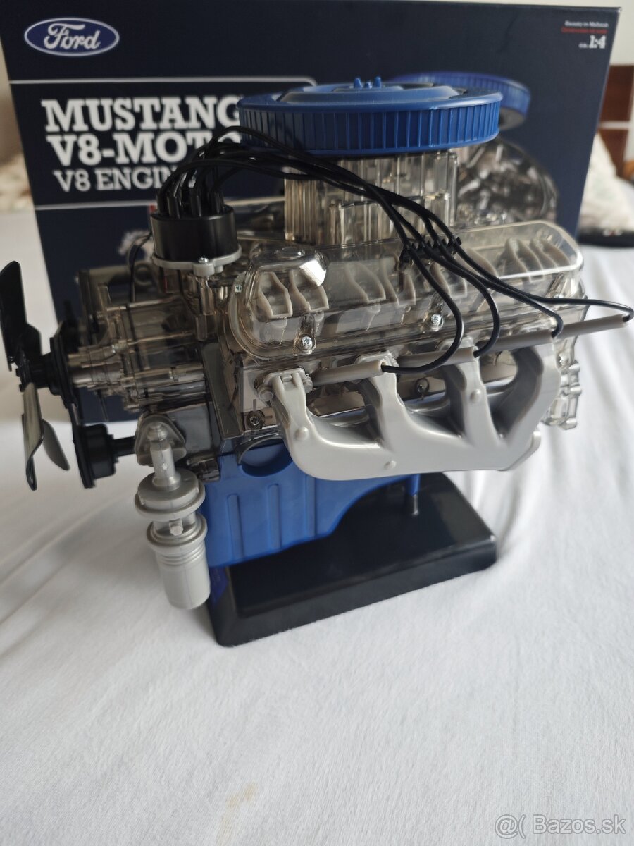 Model motora mustang v8 - 2