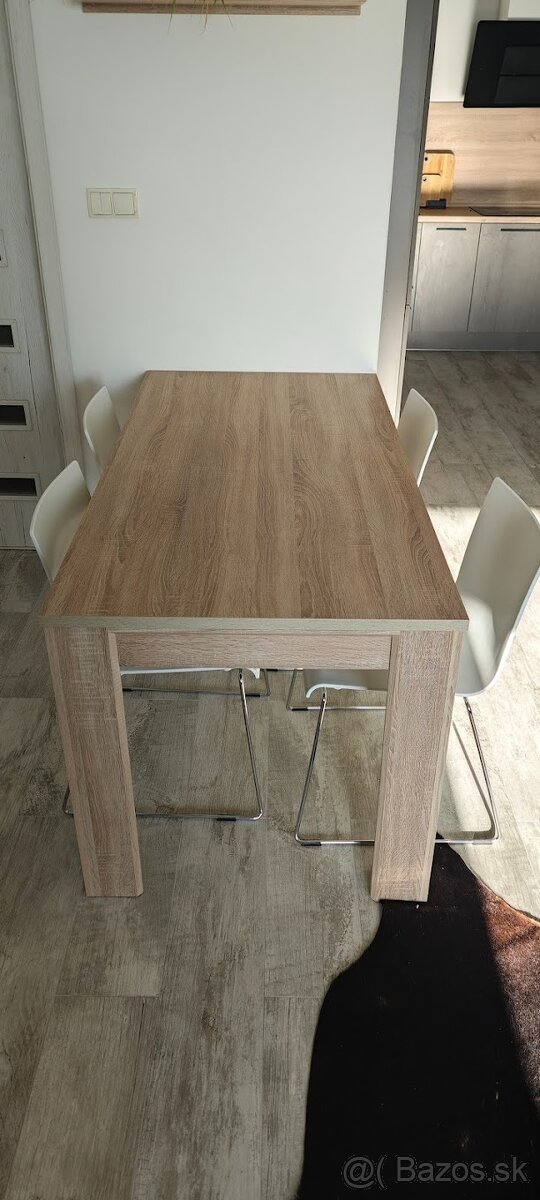Jedalensky stol so stolickami - 2