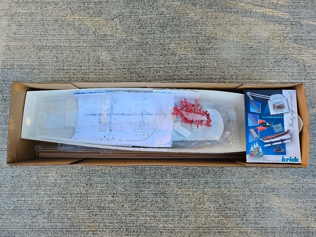 RC loď ROMARIN Düsseldorf kit - 2
