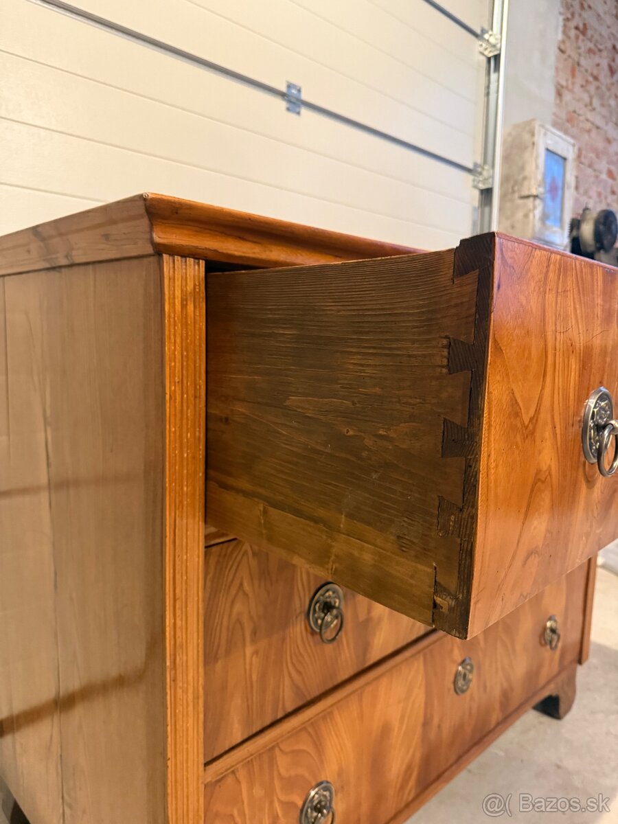 Čerešňova Biedermeier komoda - 2