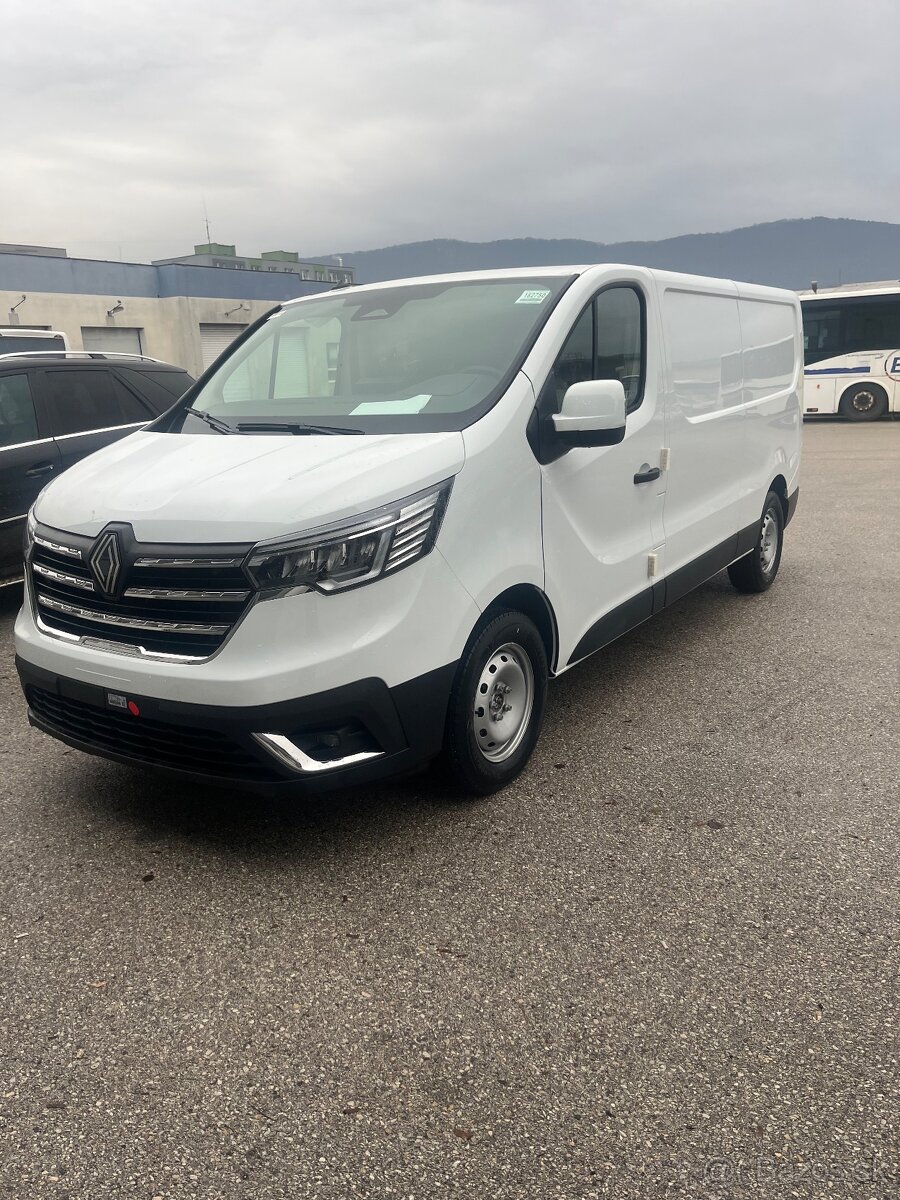 Renault Trafic Van - 2