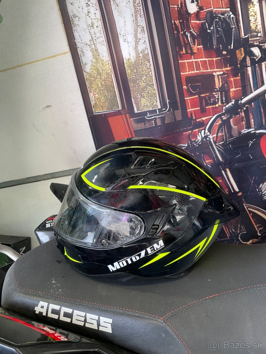 Moto helma - 2