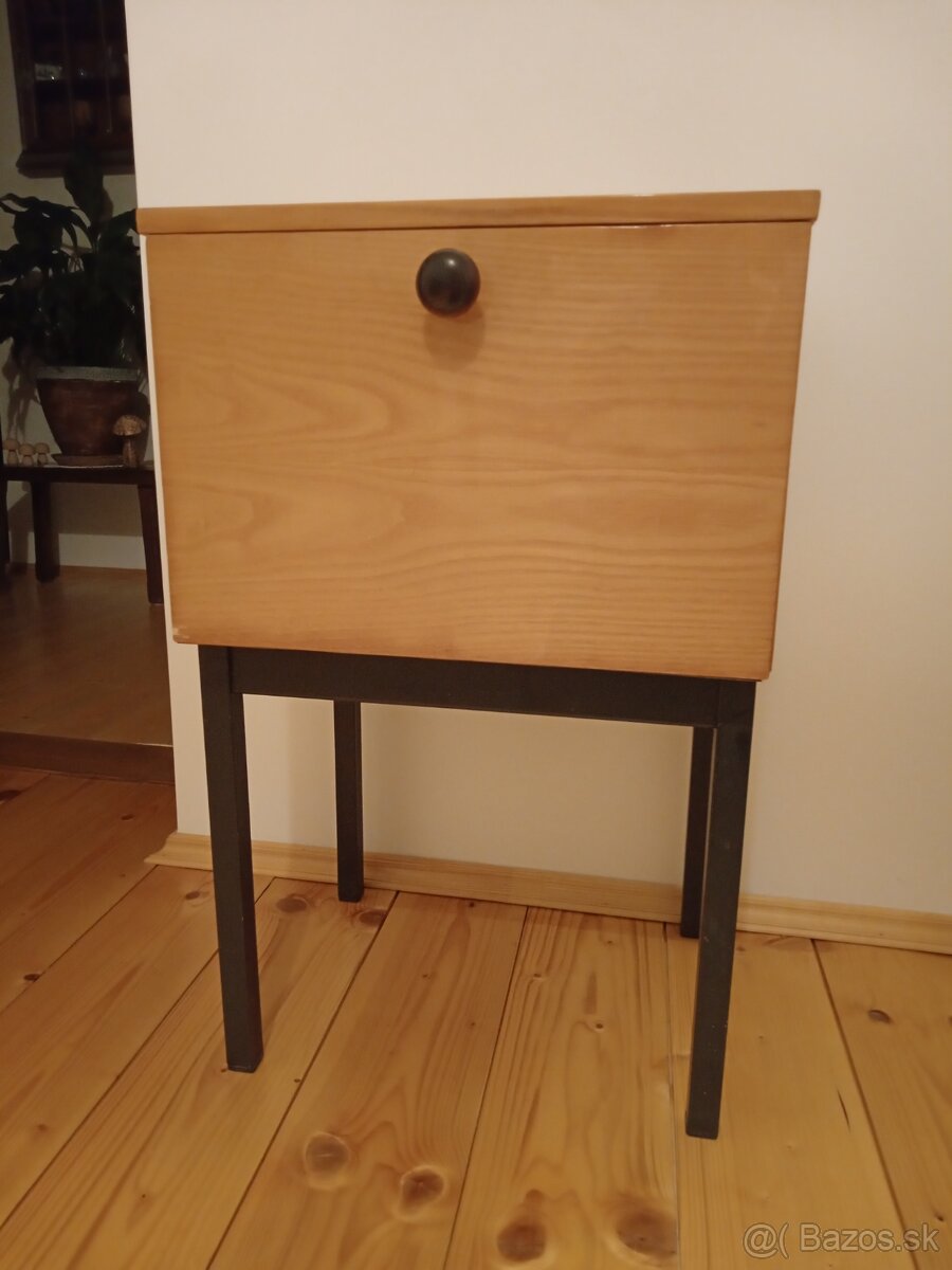 Priručný stolík - 2