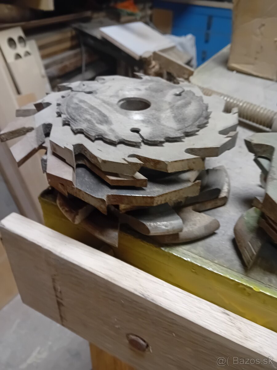 Fréza nástroj a hriadele. - 2