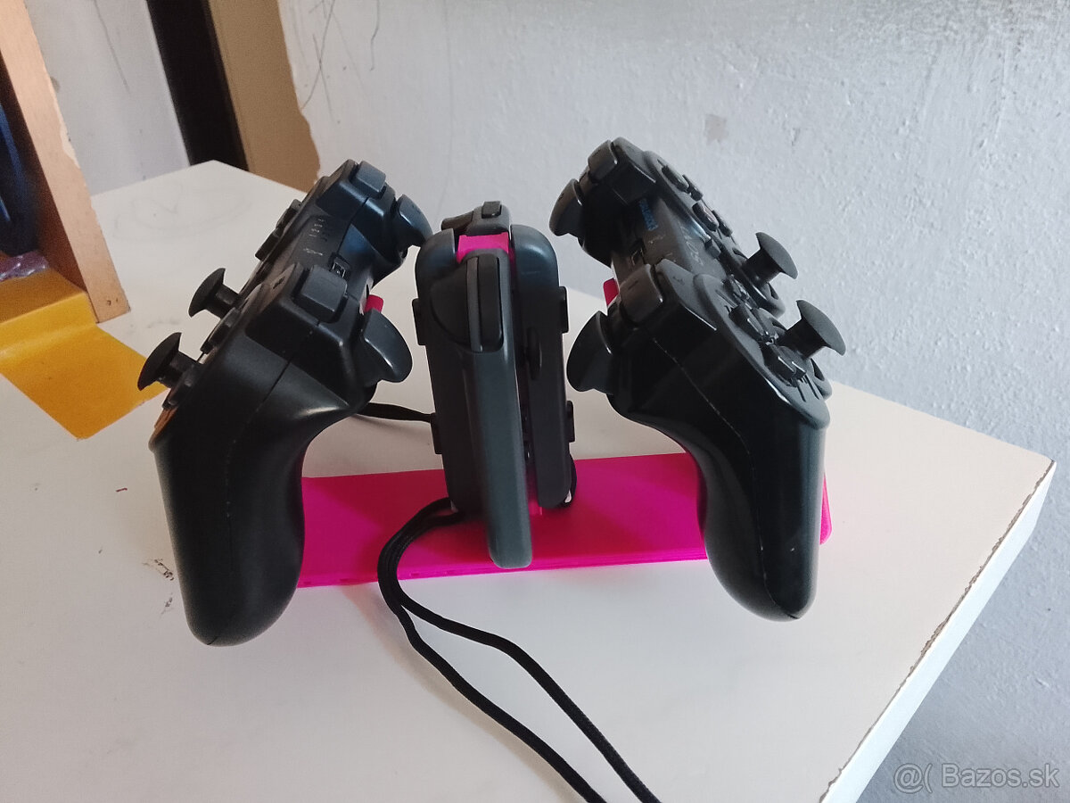 Držiaky na herné ovládače - 2