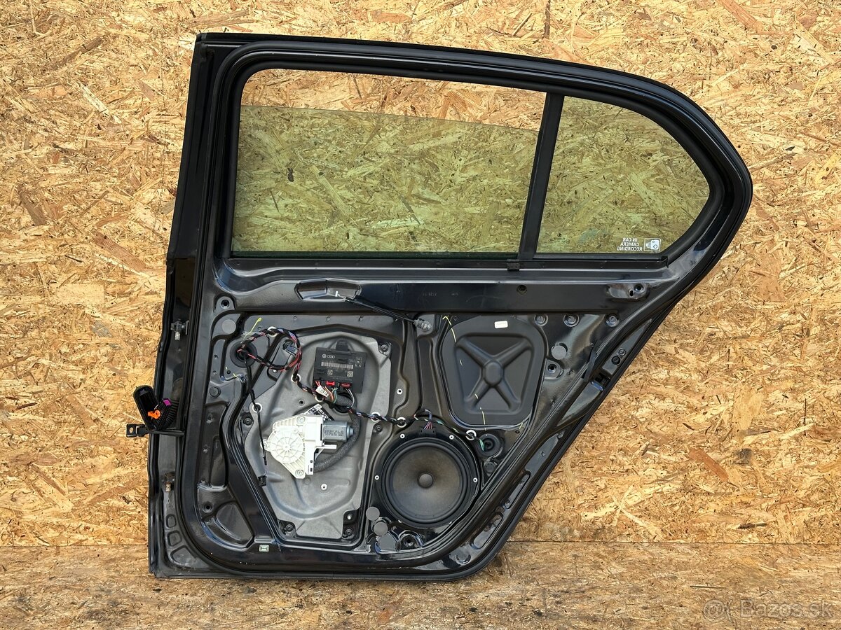 Superb 2 sedan pravé zadné dvere - 2