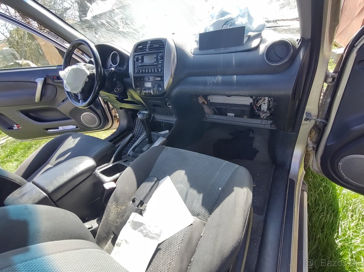 Toyota RAV4 4 benzín 110kw - 2