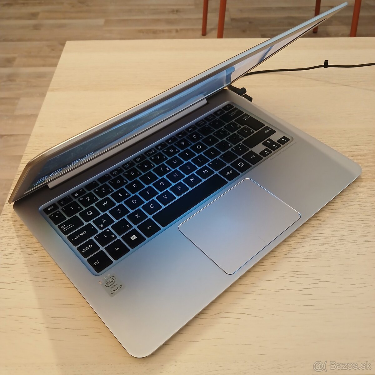 Kovový Asus - 2