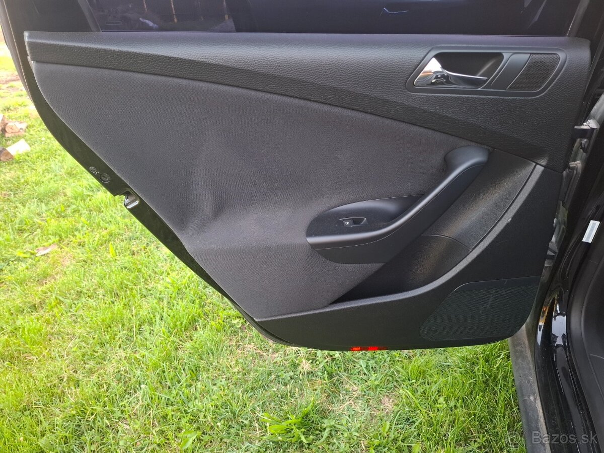 Tapacire, kufor VW Passat B6 combi - 2