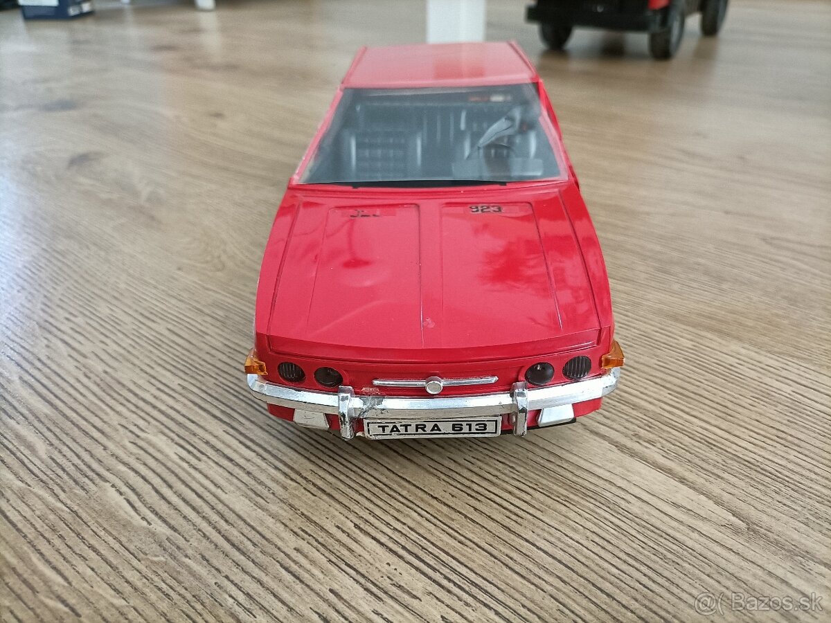 Tatra 613 ites cervena - 2