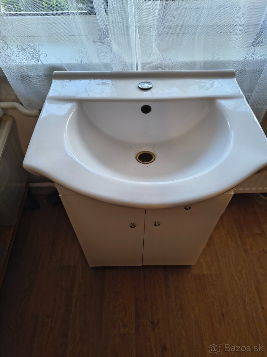 Skrinka s umývadlom - 2
